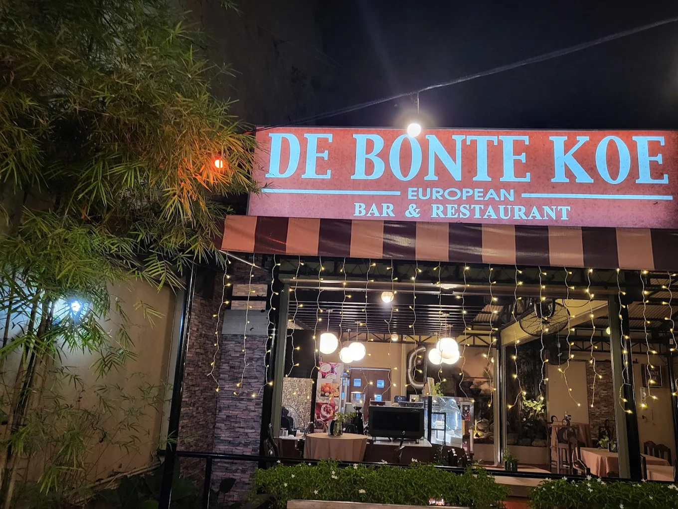 De Bonte Koe European Bar and Restaurant