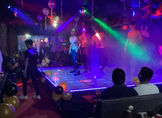 Masculados entertainment bar