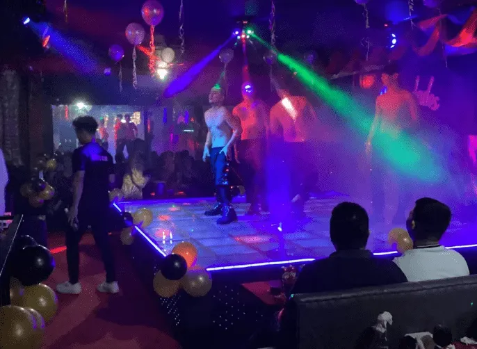 Masculados entertainment bar